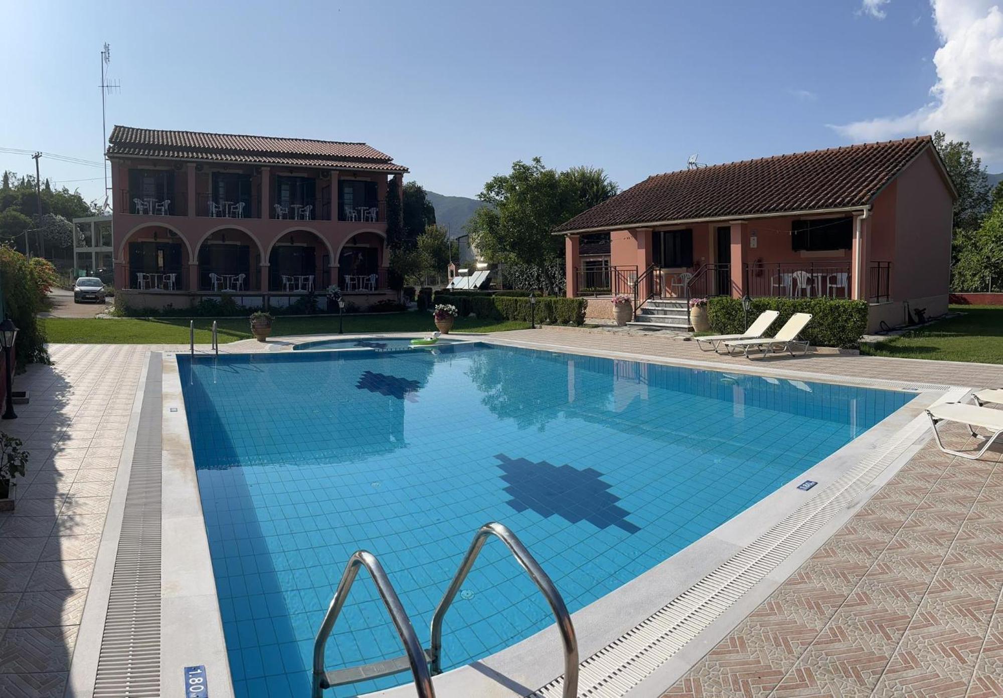 Gregory-Vassilis Apartments Дасия Екстериор снимка